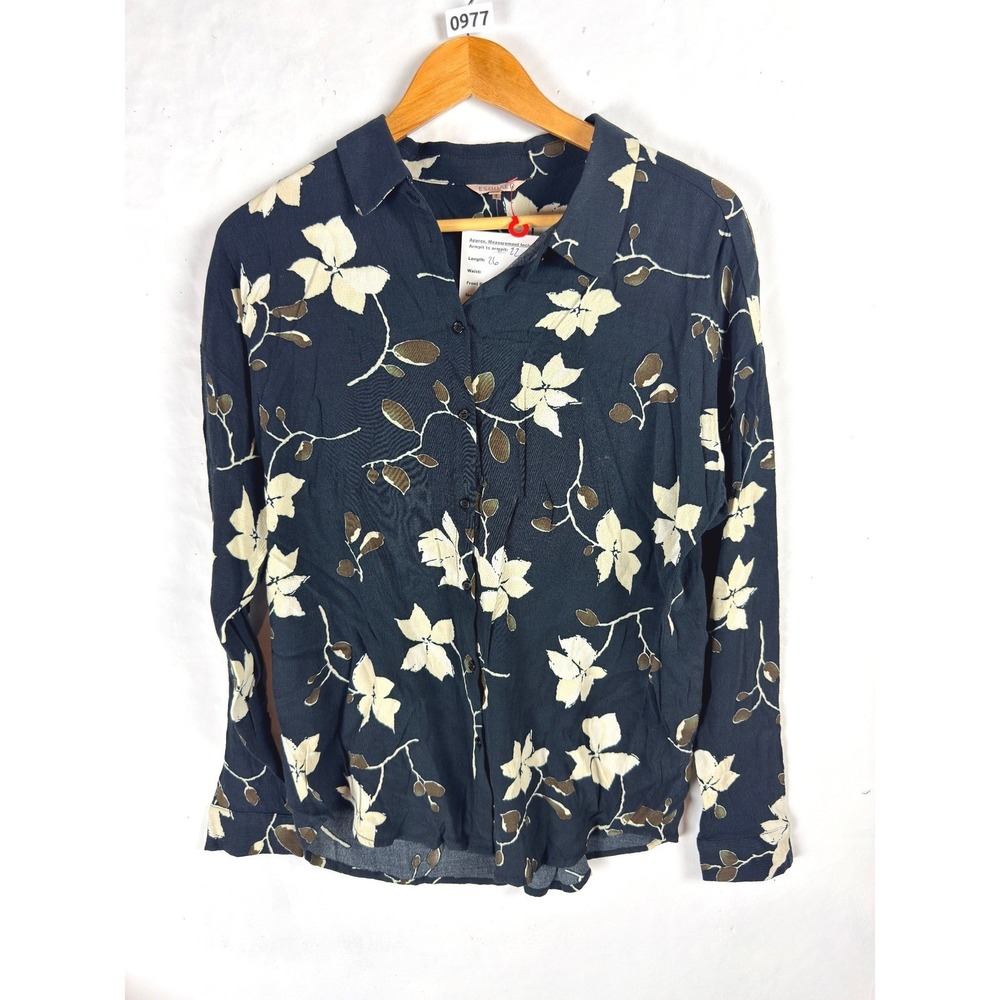 2/$30 Esqualo Blue Floral Button Up Top Size 8
